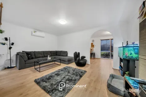 Property photo of 2 Elandra Way Cranbourne West VIC 3977