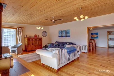 Property photo of 11 Cray Point Parade Eggs and Bacon Bay TAS 7112