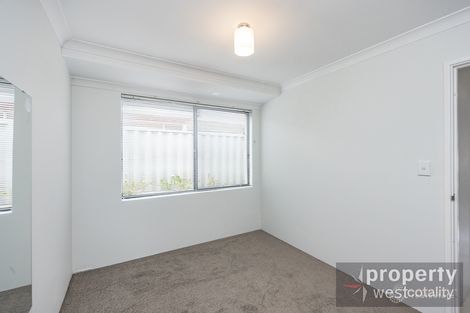 Property photo of 7A Camelot Grove Carramar WA 6031