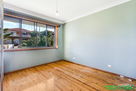 Property photo of 12 Jefferies Place Prairiewood NSW 2176