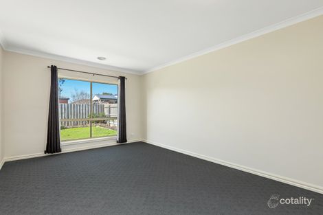 Property photo of 32 Belvedere Drive Pakenham VIC 3810