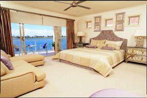 Property photo of 76 Sir Bruce Small Boulevard Benowa QLD 4217