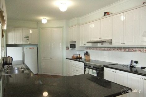 Property photo of 5 Hilton Place Mooroolbark VIC 3138