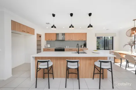Property photo of 61 Straw Flower Circuit Greenvale VIC 3059