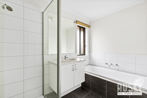Property photo of 90 Grassbird Drive Point Cook VIC 3030