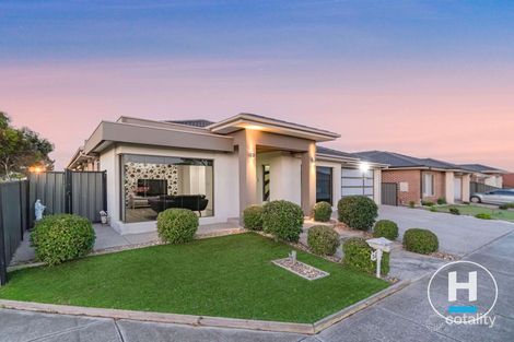 Property photo of 34 Biltmore Crescent Roxburgh Park VIC 3064