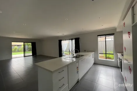 Property photo of 122 Kinglake Drive Manor Lakes VIC 3024