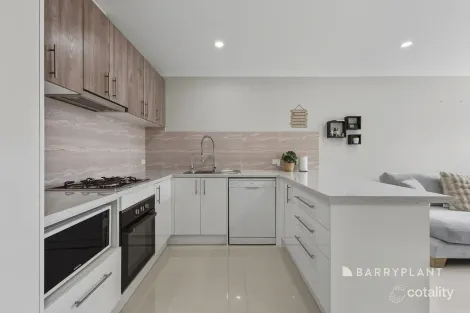 Property photo of 21 Hunt Way Pakenham VIC 3810