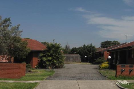 Property photo of 1/77 Avondale Avenue St Albans VIC 3021