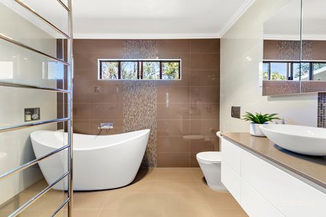 Property photo of 3 Linfield Street Mansfield QLD 4122