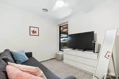 Property photo of 7 Scoble Place Mawson ACT 2607
