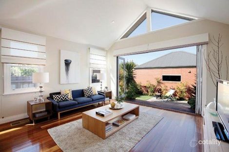 Property photo of 22 Emo Road Malvern East VIC 3145