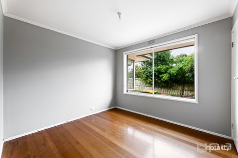 Property photo of 27 Smeaton Avenue Hoppers Crossing VIC 3029