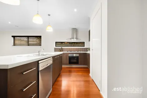 Property photo of 192 Dunnings Road Point Cook VIC 3030