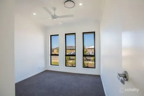 Property photo of 48 Great Sandy Circuit Pimpama QLD 4209