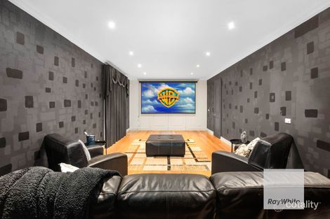 Property photo of 4 Cobblestone Green Caroline Springs VIC 3023