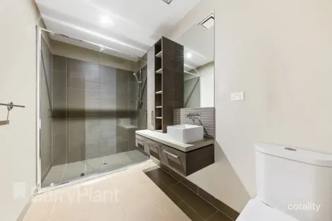 Property photo of 5/11 Monckton Place Caroline Springs VIC 3023