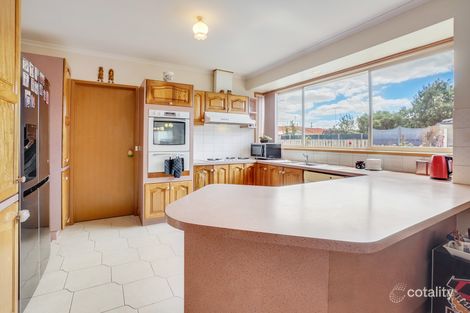 Property photo of 28 Burdoo Drive Grovedale VIC 3216