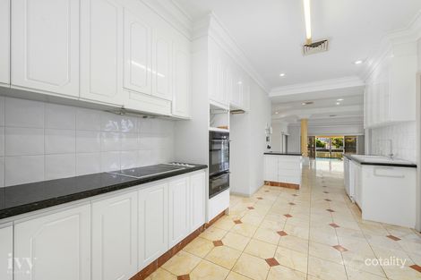 Property photo of 15 The Sovereign Mile Paradise Point QLD 4216