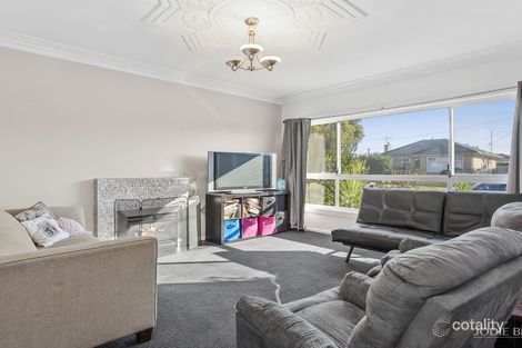 Property photo of 22 Maple Crescent Bell Park VIC 3215