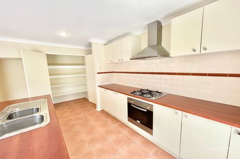 Property photo of 5 Honour Lane Caroline Springs VIC 3023