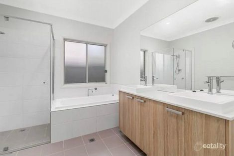 Property photo of 33 Hornet Street Nirimba Fields NSW 2763