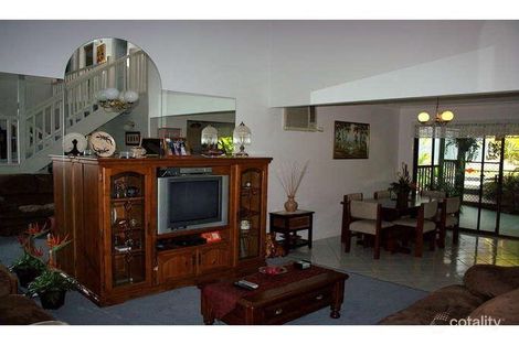 Property photo of 120 Explorers Way Highland Park QLD 4211