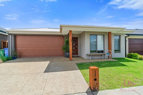 8 Merano Cct, Cranbourne South, VIC 3977