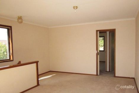 18 Hallen Cl, Phillip, ACT 2606