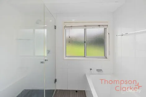 Property photo of 2 Batman Close Thornton NSW 2322