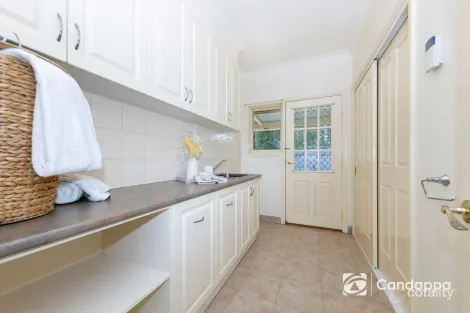 Property photo of 17 Robin Hood Way Drouin VIC 3818