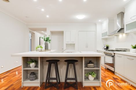 Property photo of 2 Alastair Drive Berwick VIC 3806