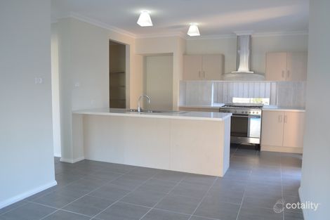 7 Wales Ave, Jordan Springs, NSW 2747