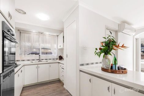Property photo of 5 Septimus Close Mill Park VIC 3082