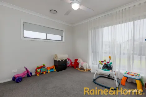 Property photo of 6 Scope Circuit Dubbo NSW 2830