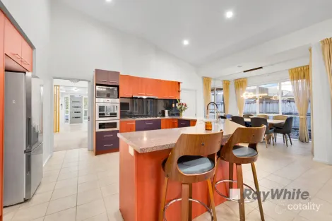 Property photo of 2 Fabriano Place Narre Warren South VIC 3805
