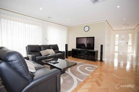 Property photo of 7 Brushwood Circuit Roxburgh Park VIC 3064