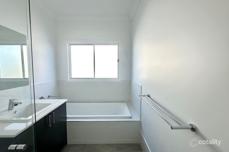 Property photo of 3/56 Charles Canty Drive Wellington Point QLD 4160