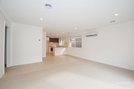 Property photo of 21 Brookfields Mews Lavington NSW 2641