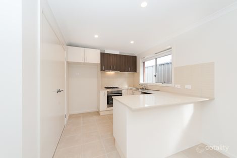 Property photo of 21 Brookfields Mews Lavington NSW 2641