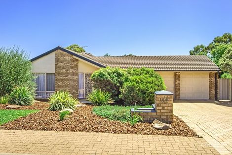 Property photo of 32 Foxfield Drive Onkaparinga Hills SA 5163