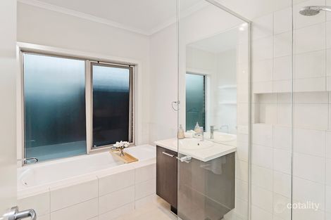 Property photo of 16 Hallmark Court Mount Barker SA 5251