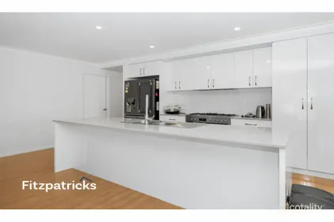 Property photo of 26 Gasnier Loop Boorooma NSW 2650