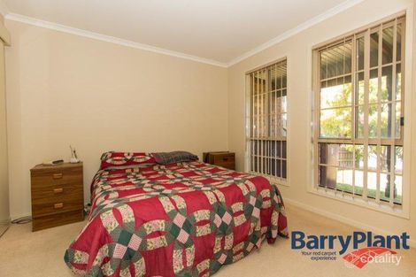 Property photo of 20 Bellarine Drive Cranbourne VIC 3977