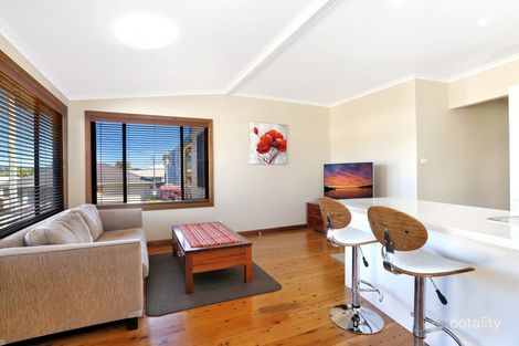 Property photo of 32 Fairfax Road Warners Bay NSW 2282