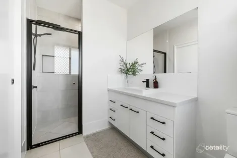Property photo of 19 Caballo Way Winya QLD 4515