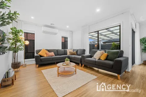 Property photo of 18 Ashbury Rise Berwick VIC 3806