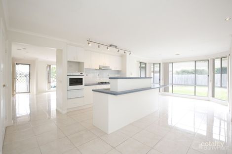 Property photo of 5 Barber Court Berwick VIC 3806