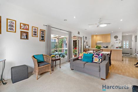 Property photo of 5 Elstead Way Lake Gardens VIC 3355