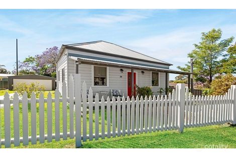 39 Aberglasslyn Rd, Rutherford, NSW 2320